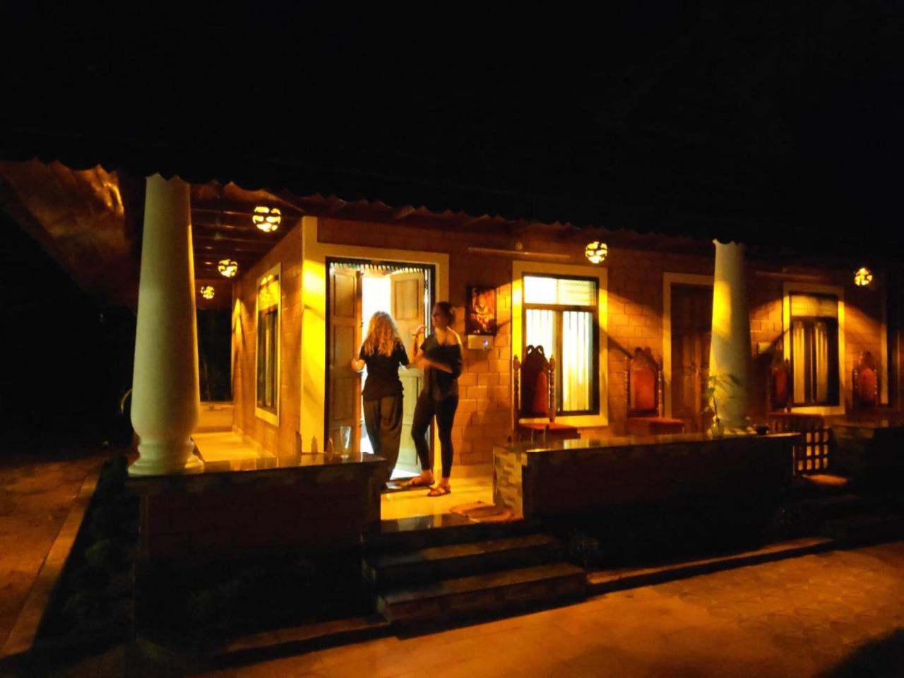 The Munroe Vibes Inn Mundrothuruth Esterno foto